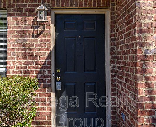 4th image of 2759 Southwood Vw