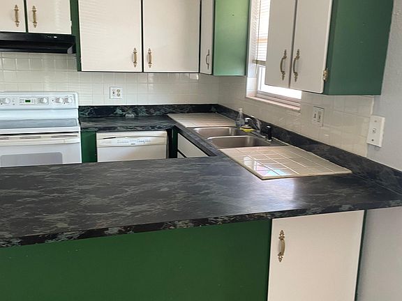 5th image of 119 Marcelle Ave #6