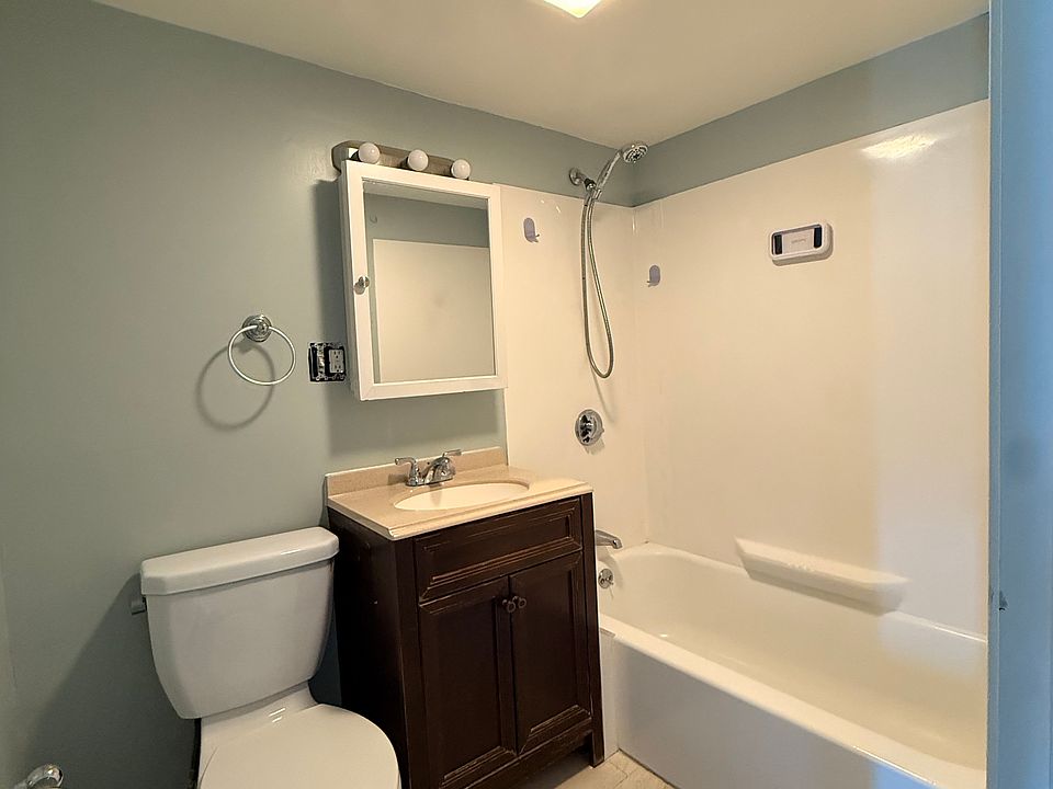 1st image of 16 Astor St Floor 2