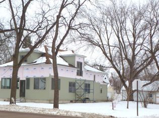 761 13th St, Windom, MN 56101