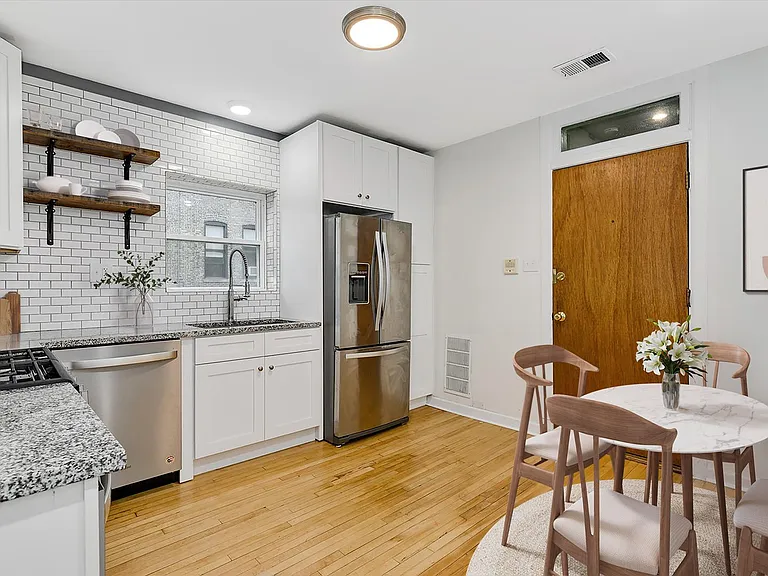 2520 W Cortez St — Photo 3