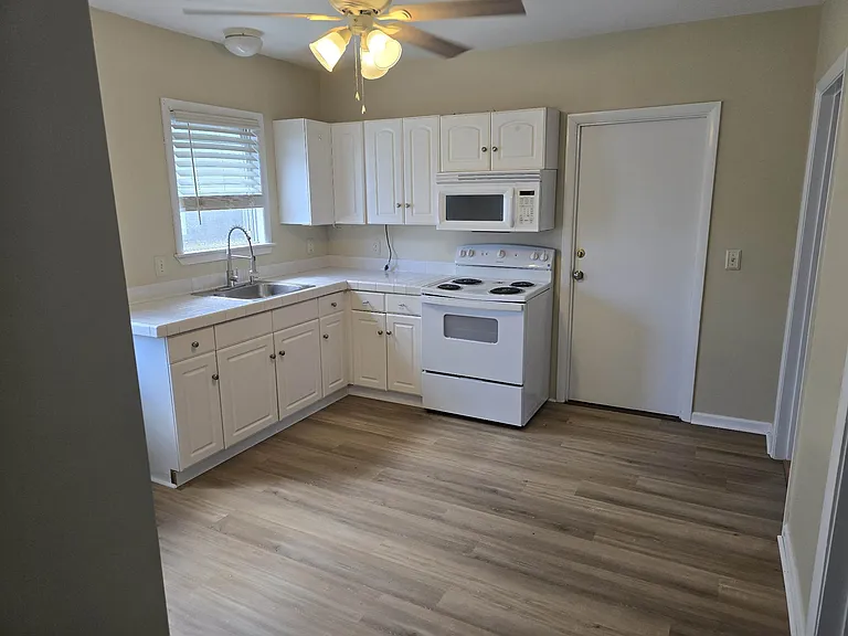 103 Julia St — Photo 2