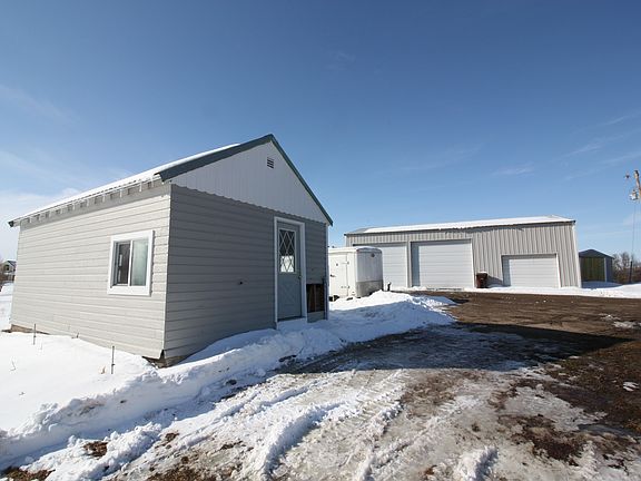 2nd image of 21875 Country Hills Dr
