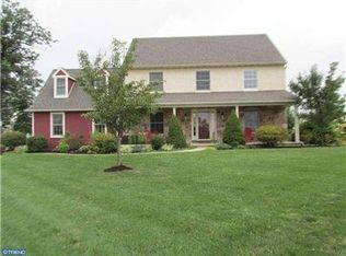 34 W Sunnyside Dr, Elverson, PA 19520