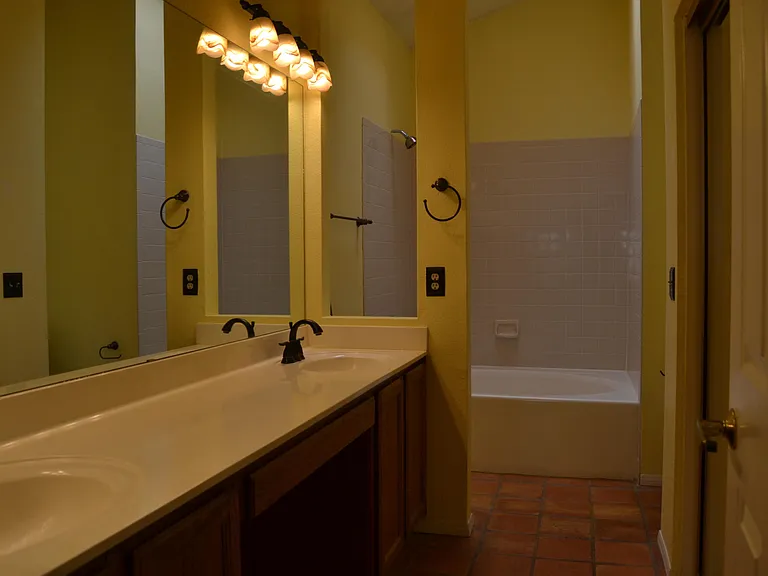 4648 W Harrison St — Photo 24