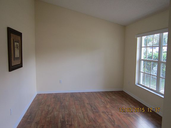 5th image of 1405 Hensley Dr