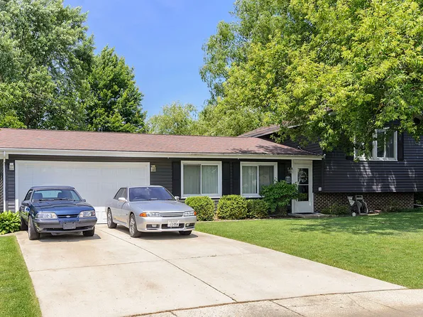 5432 Chaplin Ct, Hanover Park, IL 60133