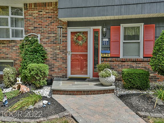 2nd image of 21 Briarwood Ct