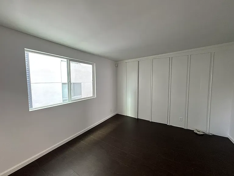 11831 Mayfield Ave #3 — Photo 8