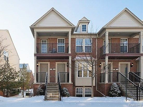1st image of 27989 Hopkins Dr #1