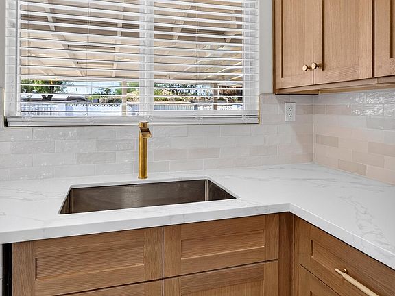 5th image of 1532 W Fairmount Avenue
