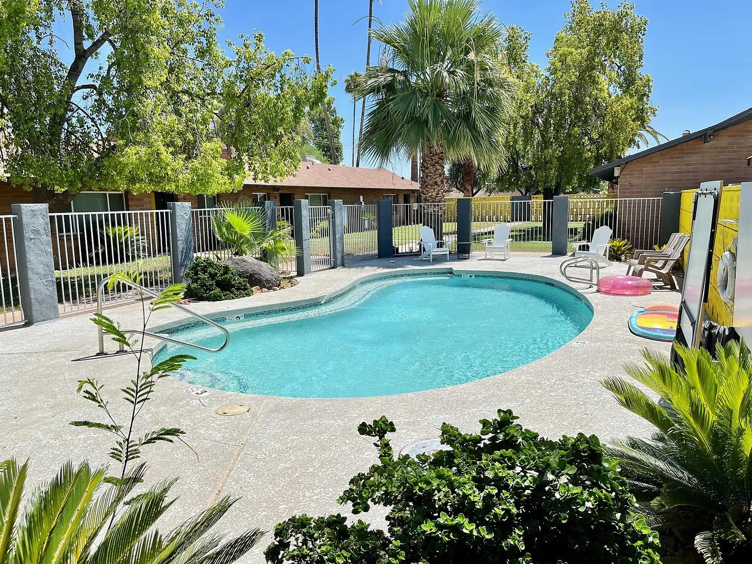 2 bed, 1050 sqft, $1,895 — Photo 2