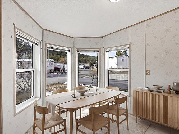 5th image of 1555 Howe Rd #15