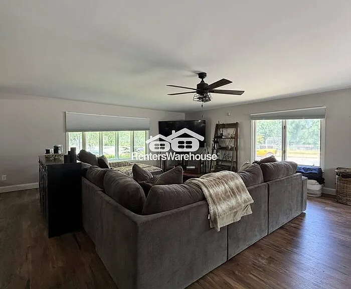 52 West Rd — Photo 9