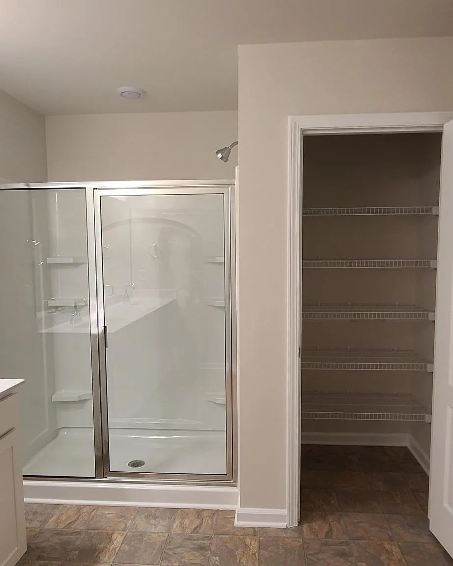 4 bed, 2.5 bath, 2150 sqft, $2,200 — Photo 2