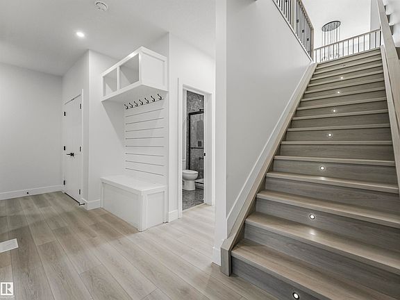 2nd image of 760 32nd St NW