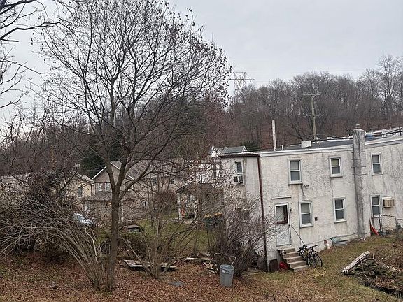 3rd image of 120 Doe Run Rd