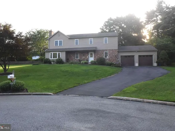 1215 Brinton Cir, West Chester, PA 19380