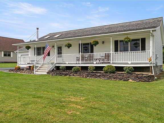 2nd image of 10 Melodee Ln