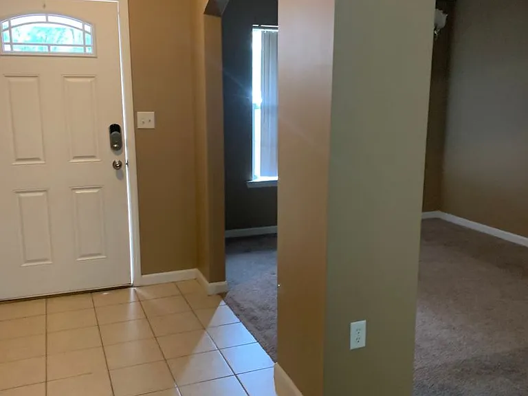 4280 Shelby Ln — Photo 4