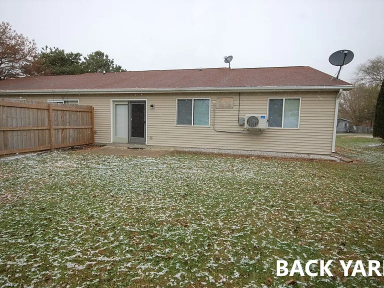 226-228 Haws Dr — Photo 28