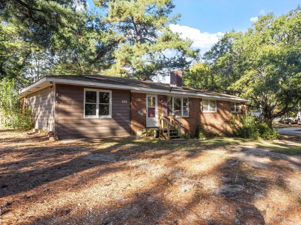 202 Griffin Dr, Wendell, NC 27591