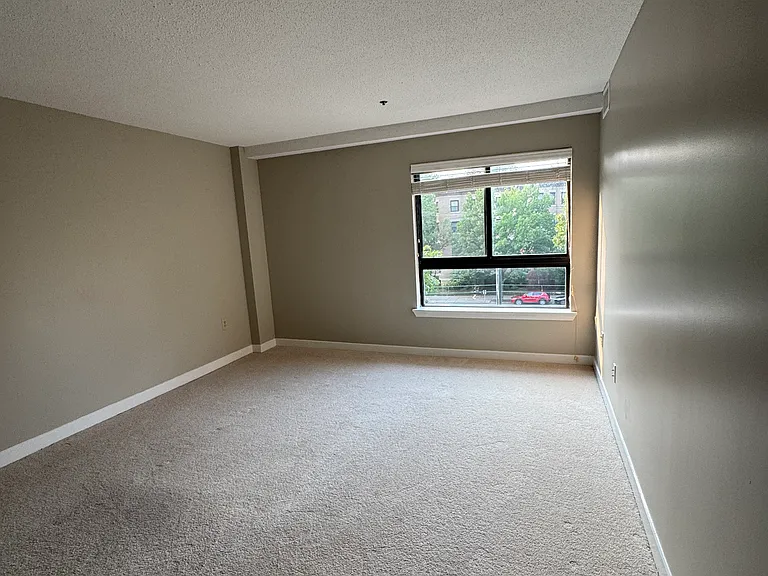 1151 Beacon St — Photo 25