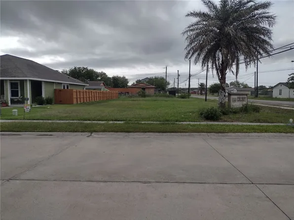 2361 Scotts Cir, Ingleside, TX 78362