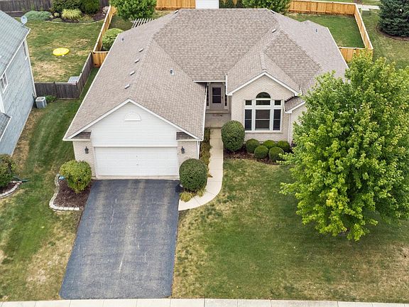 2nd image of 2800 Castlewood Ct