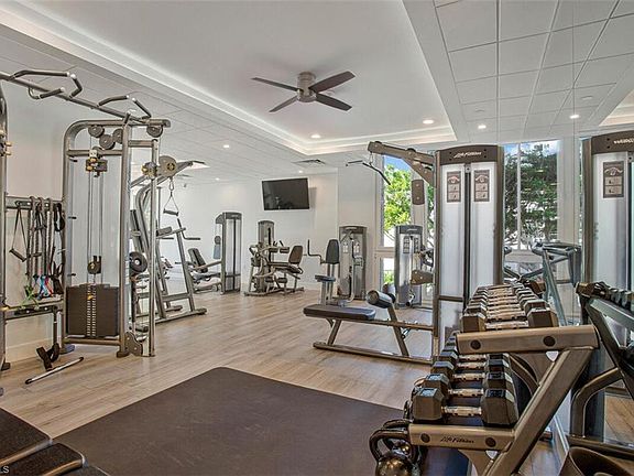 4th image of 4031 Gulf Shore BLVD N #6B