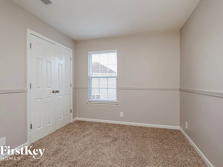 1304 Sunray Dr — Photo 12