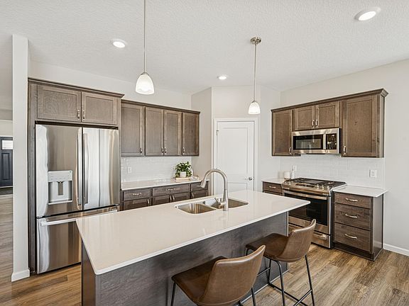 4th image of 7804 Bridgewater Ct