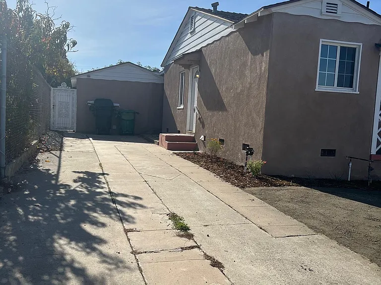 3887 Ocean View Blvd — Photo 48