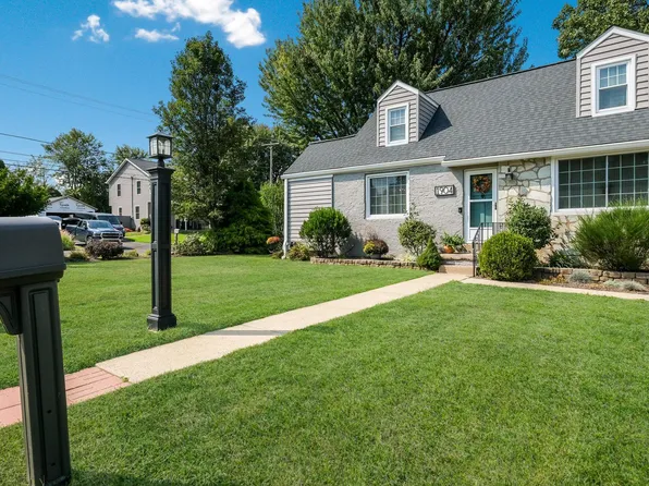 1904 Acorn St, Trevose, PA 19053