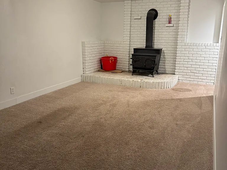 350 W 1045 N — Photo 15