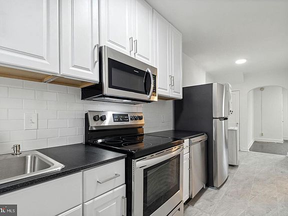 4th image of 4034 7th St NE
