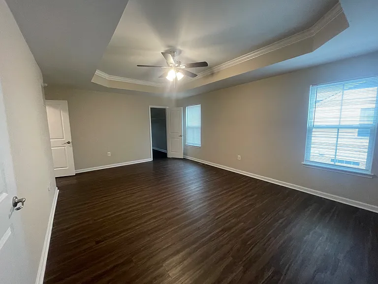 2410 Walthall Ct — Photo 25