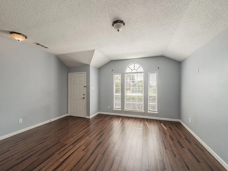 8109 Mosstree Dr — Photo 27