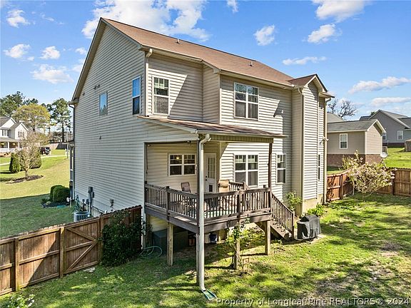 5th image of 371 Crescent Dr