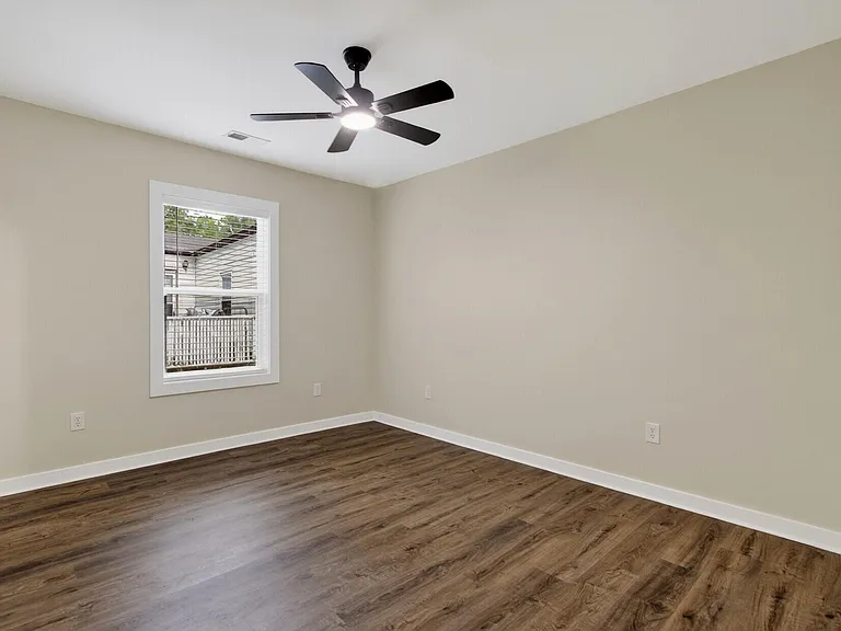 2136 Commander Rd — Photo 21