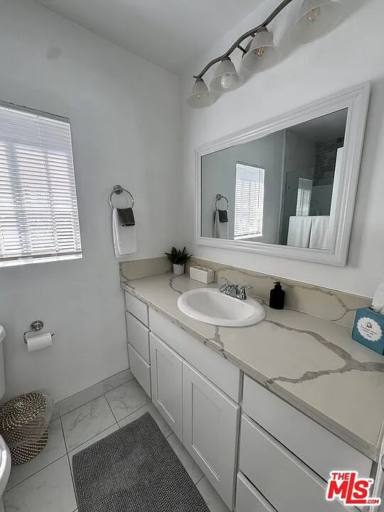 2 bed, 2.0 bath, 1140 sqft, $7,200 — Photo 4