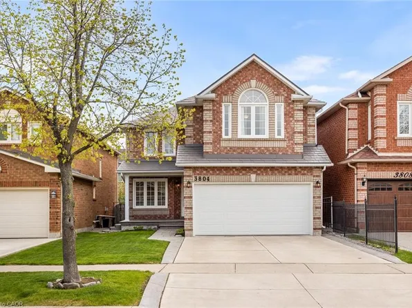3804 Periwinkle Cres, Mississauga, ON L5N 6W8