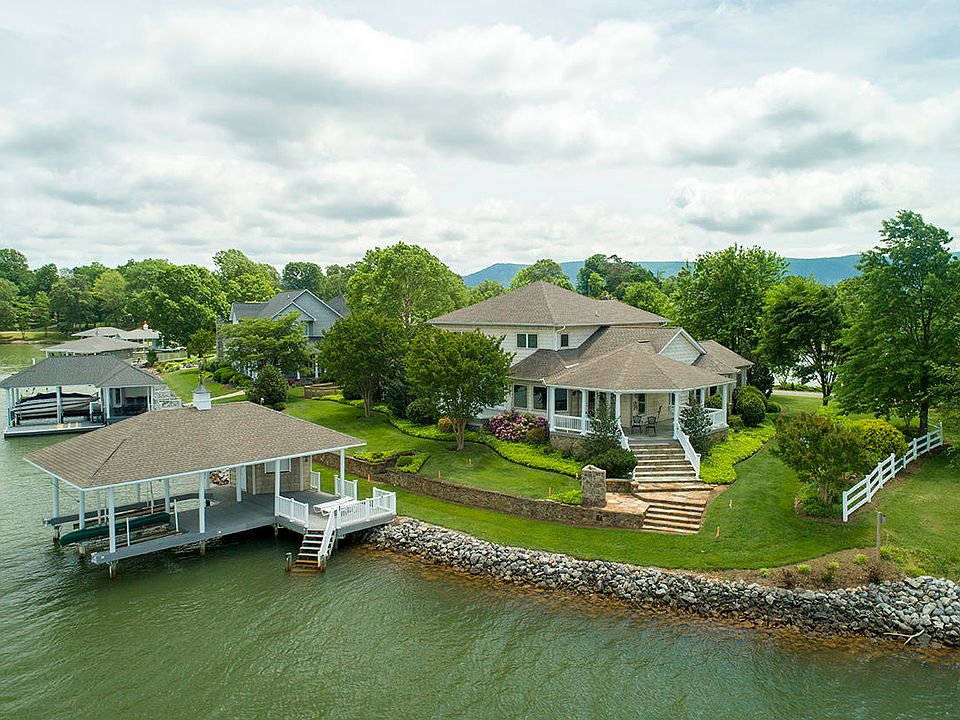 1st image of 1129 Marina Ln