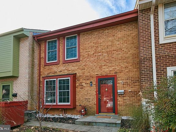 Popular Reston near Metro