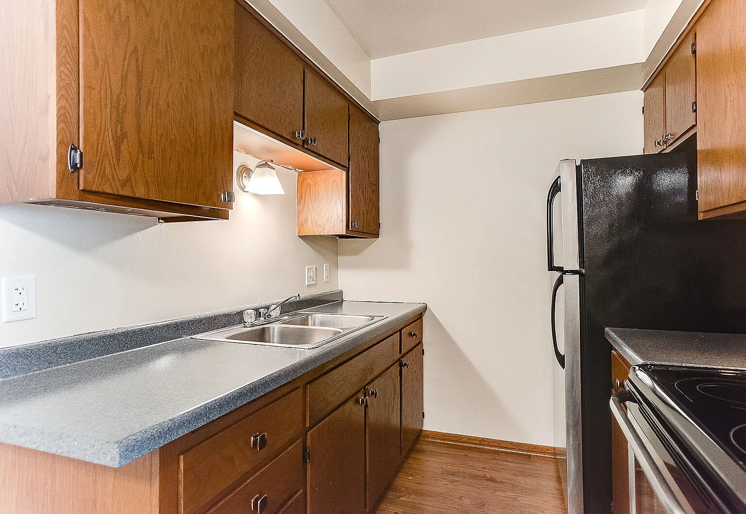 Mark Court Apartments — Photo 3