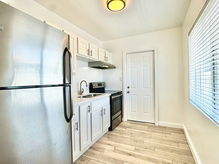 3629 N 37th St #3 — Photo 11