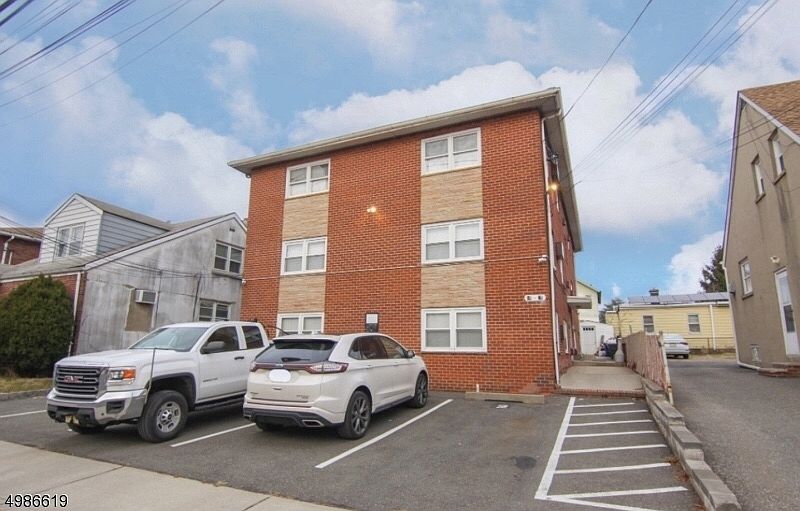 1st image of 69-71 Magnolia St Unit 5