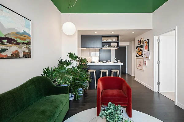 Sold by Extell Marketing Group | media 47