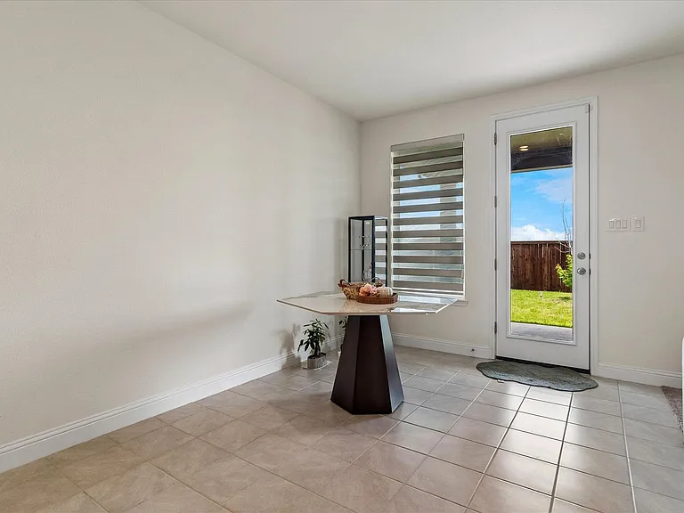 933 Brock Dr — Photo 11