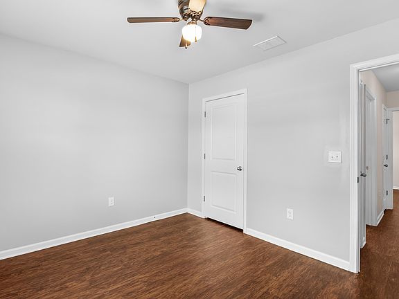 4th image of 3015 Holly Loop